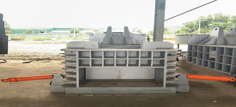 Cung cấp vật tư và thi công lam trang trí đầu đạn trường học deway